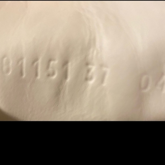 Authentic Gucci Sneakers - Picture 3 of 4